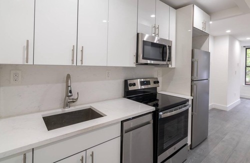 Greenpoint Apartment | Furnished Apartment #1270: Greenpoint