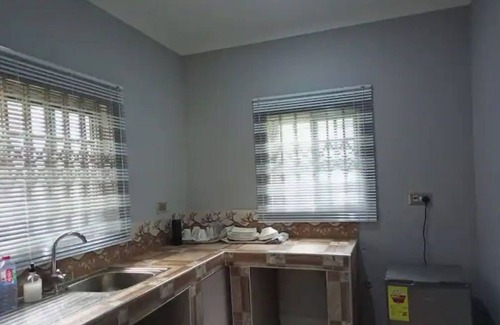 Winneba House | Furnished Apartment with a Spacious Garden