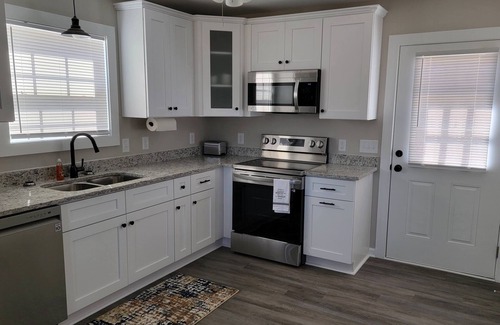 China Grove Apartment | FURNISHED Corporate Rental China Grove. 5 min to I85 & Hwy 29.