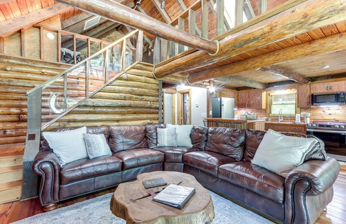 Fairland Cabin | Furnished Deck + Lake Access: Fairland Log Cabin