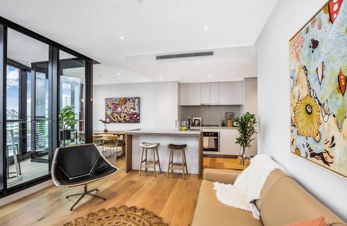 Fortitude Valley Apartment | FV Iconic Designer APT, Parking, Near CBD Qfv147-14