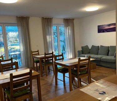 Traunreut House | Gästehaus Traunreut - Monteur und Gästezimmer -