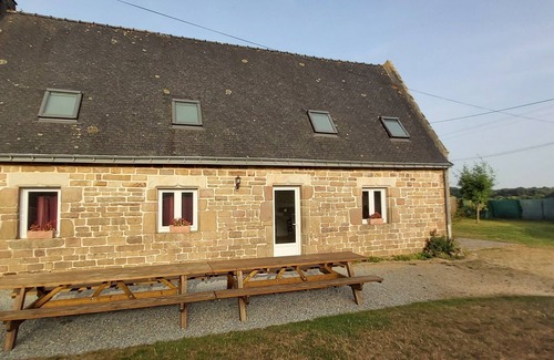 Languidic House | Gîte 4 Chambres en Campagne. Piscine Juillet et Août