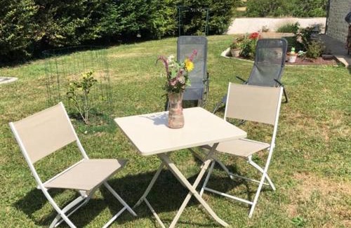 Bellenaves House | Gîte charmant à Bellenaves, 2 pers, animaux admis - FR-1-489-595