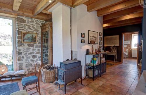 Saint-Regis-du-Coin House | Gîte charmant avec poêle à bois et wifi près des pistes - FR-1-496-268