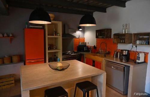 Flaux House | Gîte de charme "Puisneuf" proche de Uzes