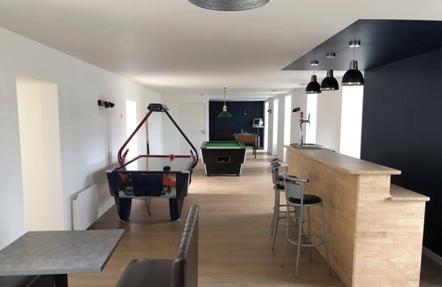 Les Chatelliers-Chateaumur House | Gîte de Groupe 35 Couchages de 950 m² Chauffés Avec Piscine et spa Intérieur