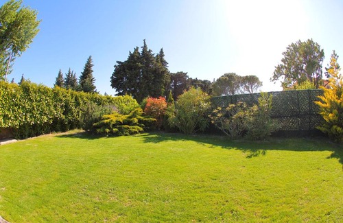 Serignan-du-Comtat House | Gîte des Laquets