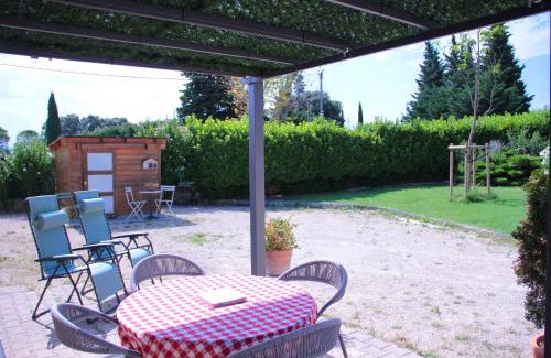Serignan-du-Comtat House | Gîte des Laquets