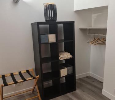 Nizas Bed & Breakfast | Gîte en face du Château de NIZAS, 4 chambres d'hôtes et 1 appartement familial pour 4 personnes