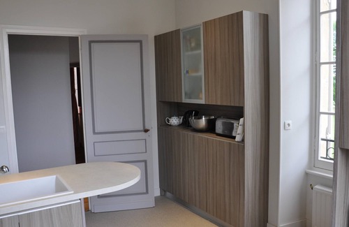 Beychac-et-Caillau Cottage | Gîte-Exclusive-Private Bathroom-Vineyard view