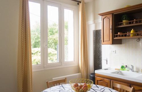 Mazirat House | Gîte familial en Auvergne avec jardin, ping-pong, proche stations thermales, animaux acceptés - FR-1-489-127