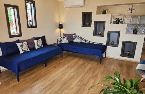 Eleios-Pronnoi Apartment | G and A House
