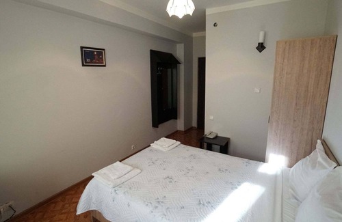 Old Boulevard Hotel | G. Bakuri