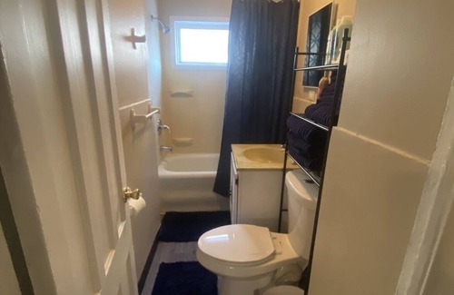 Downtown Syracuse House | (G1) 3 bdrm near Syracuse University and Destiny Mall!