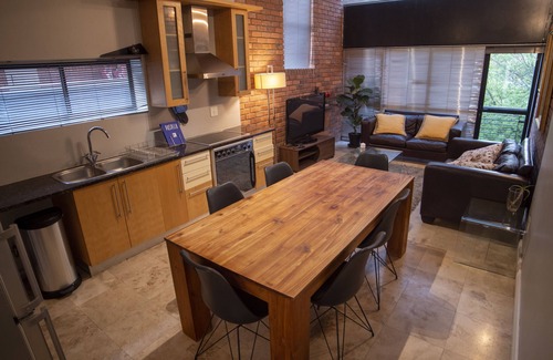 Greater Johannesburg Metropolitan Area Apartment | G3 22 on Athol