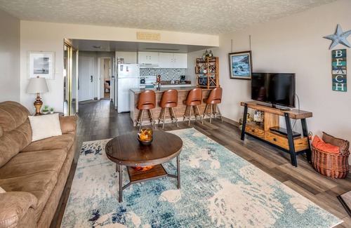 Gearhart Condo | G634 1 Bedroom 2nd Floor Elevator No Cleaning fees