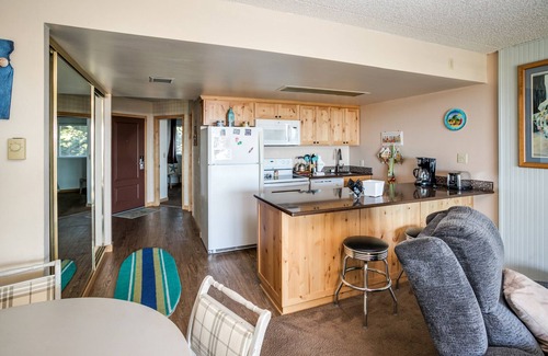Gearhart Condo | G670 1 bedroom 3rd floor, PET FRIENDLY, No Cleaning Fees