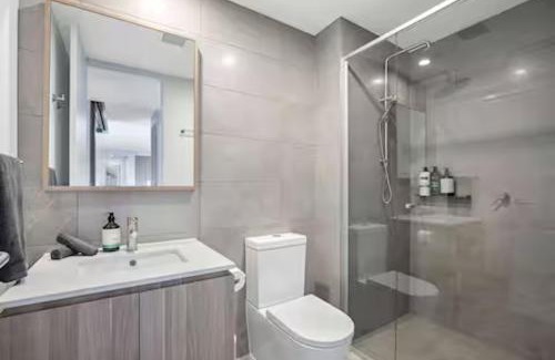 East Brisbane Apartment | Gabba Oasis:Luxury 3BRM Apt Pool