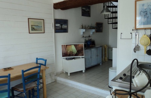 Martigues House | Gaby gite T3 on the port. Sea view. Provence, Côte bleue CARRO Martigues.