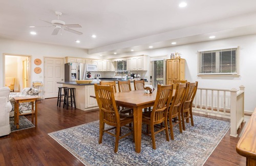 Demorest Cabin | Gaby's on the River - Perfect Vacation Home Short Walk to Chattahoochee River