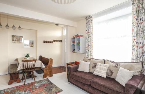 Beaumaris House | Gadlys House 62