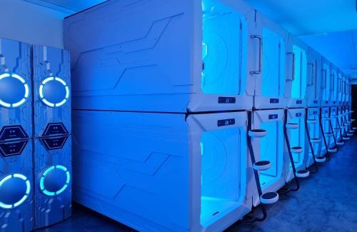 Downtown Singapore Hotel | Galaxy Pods Capsule Hotel Boat Quay