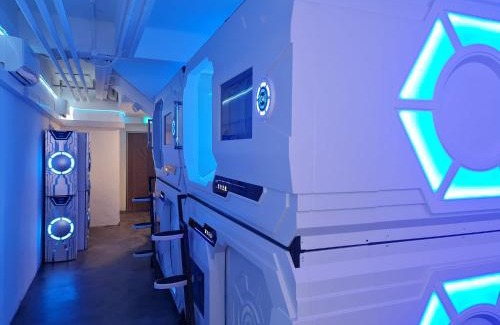 Downtown Singapore Hotel | Galaxy Pods Capsule Hotel Boat Quay