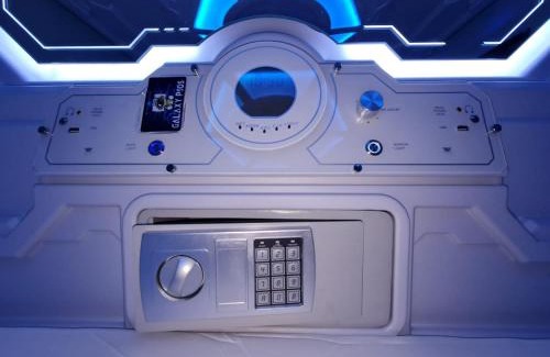 Downtown Singapore Hotel | Galaxy Pods Capsule Hotel Boat Quay