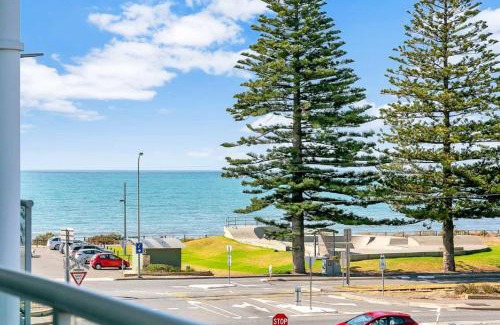 Victor Harbor Apartment | Gallery Resort Style Penthouse No 13