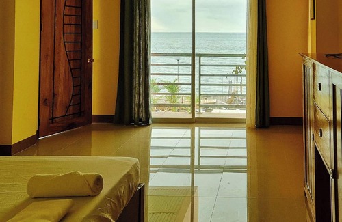 Lagonglong Hotel | Galucksea Beach Resort