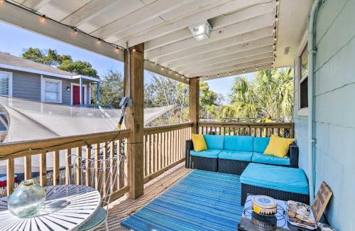Galveston House | Galveston Retreat with Backyard and Patio!