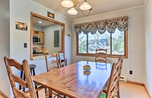 East Stroudsburg House | Game Room, Fire Pit Family-Friendly Poconos Haven