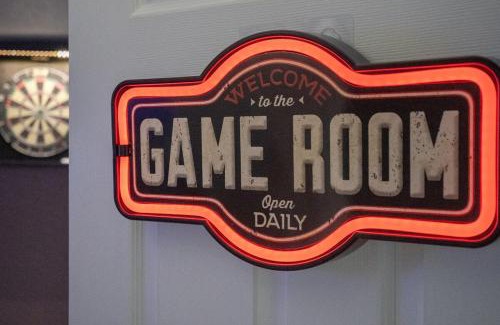 Indianapolis House | Game Room Retreat with Firepit and Gym, Sleeps 12
