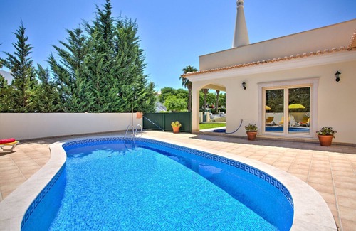 Montechoro Villa | Games Room & Heatable Pool – Albufeira