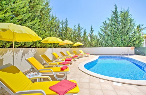 Montechoro Villa | Games Room & Heatable Pool – Albufeira