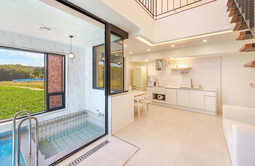 Gangneung House | Gangneung Staydasiolgae Poolvillapension
