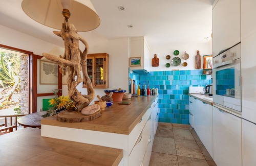 Cap Benat House | GAOU BENAT PRIVATE ESTATE, BEAUTIFUL HOUSE FACING THE SEA, POOL, ABSOLUTE CALM.