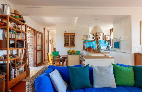 Cap Benat House | GAOU BENAT PRIVATE ESTATE, BEAUTIFUL HOUSE FACING THE SEA, POOL, ABSOLUTE CALM.