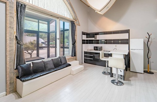 Buk House | Gapyeong Amormio Spa Pension