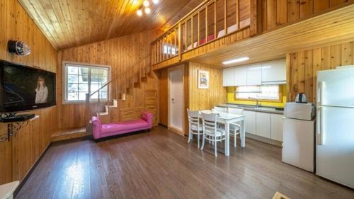 Sang House | Gapyeong Dalbit Jeongwon Gyegok Private Pension Pool