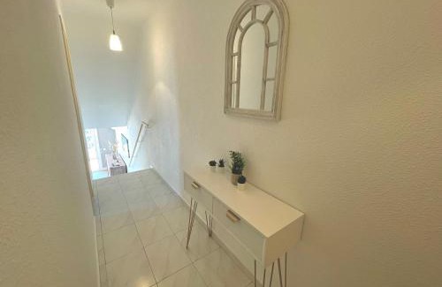 Almadraba-Canyelles Apartment | Garbinell