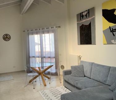 Rivoltella Apartment | Garda Girasole trilocale a due passi dal lago con posto auto privato