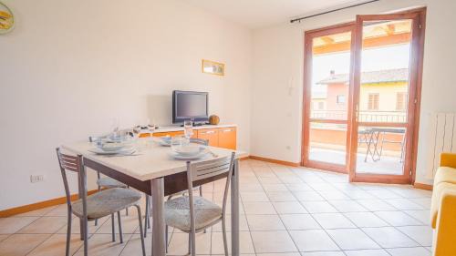 Rivoltella Apartment | Garda Orange Apartment - Italian Homing