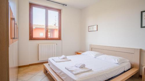 Rivoltella Apartment | Garda Orange Apartment - Italian Homing