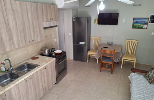 Paralio Astros Condo | GARDEN APARTMENT