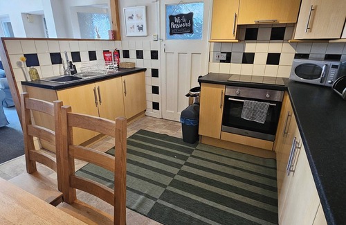 Carmarthen Apartment | Garden Flat, Dog Friendly, Excellent base to Explore all West Wales has to Offer