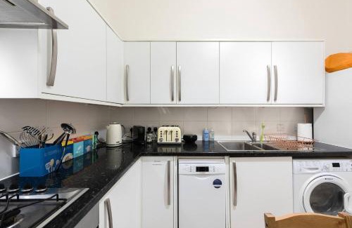 Ealing Apartment | Garden flat near Ealing Broadway