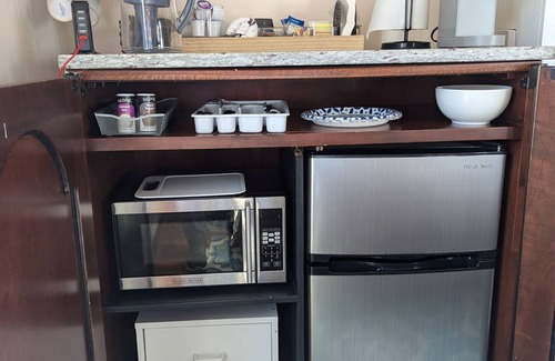 Weaverville Apartment | Garden Studio on Main - A perfect combination of modern amenities & convenience