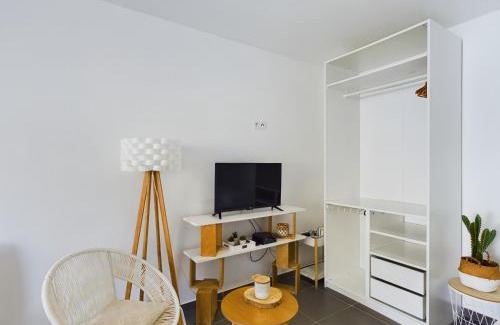 Concarneau Apartment | -GARDEN - Une Oasis au coeur de Concarneau